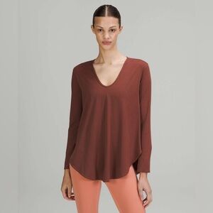 Lululemon Nulu Relaxed-Fit Yoga Long Sleeve Shirt
Smoky Red Scoop Neck Burgundy